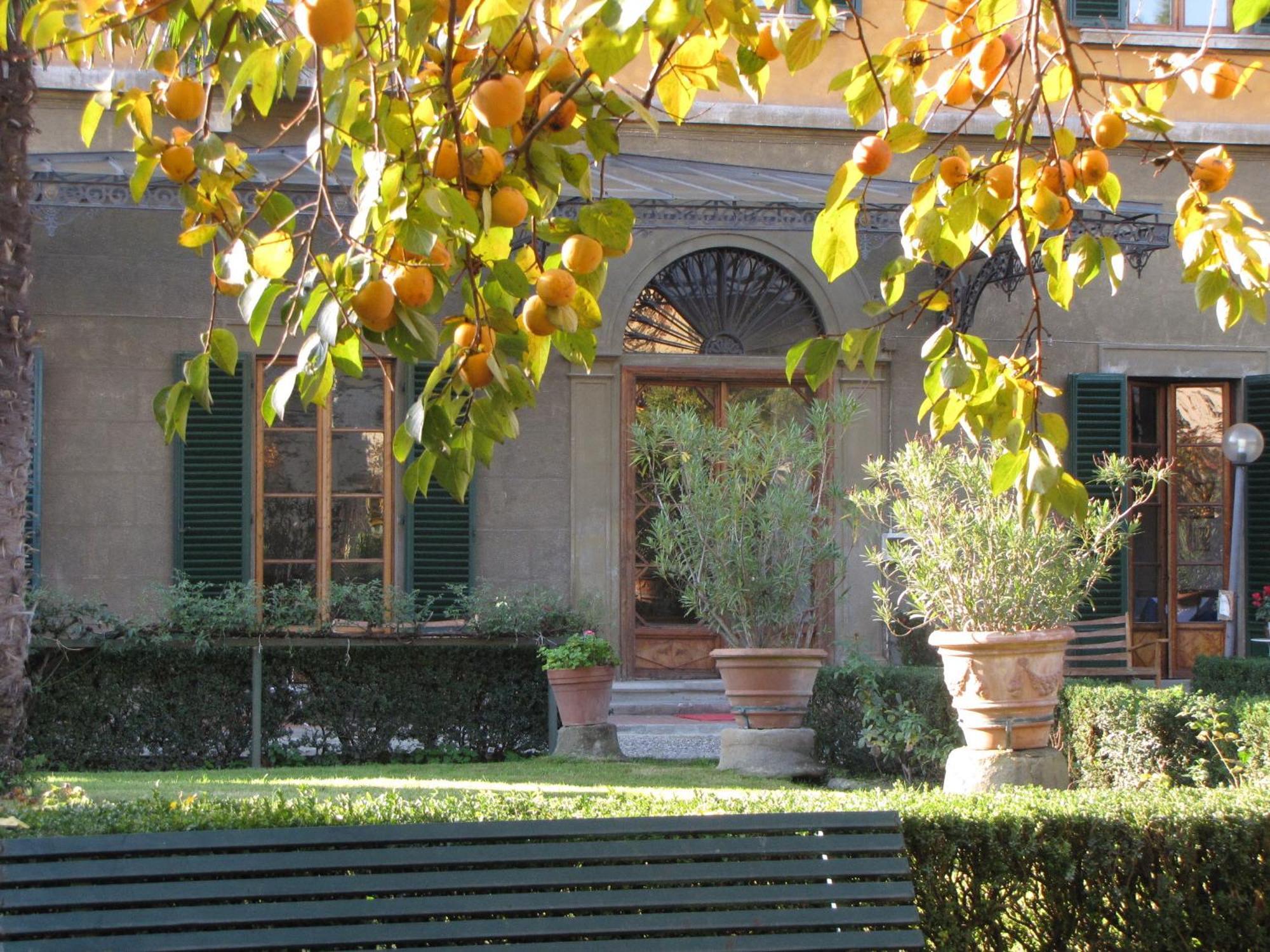 Casa Santo Nome Di Gesu Hotel Florence Exterior photo